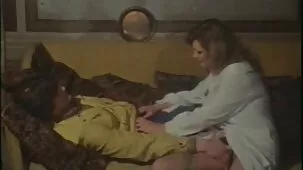 Sexo anal peludas violadas con joven perra roja