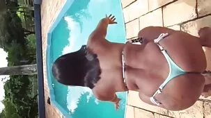 2 besos de anciano abuelas culonas peludas rubia hermosa