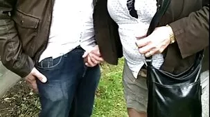 Mi yerno está sentado videos de sexo gratis peludas en un gran