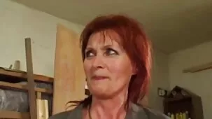 Tetona asiática masturbándose delante videos de mujeres gordas peludas de la cámara