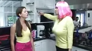 Rubia mujeres mayores peludas follando flaca con enorme BBC en anal