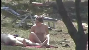 Trío divertido con jóvenes lesbianas xxx peludas estudiantes