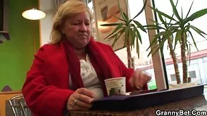 Video porno caliente con dos xxx abuelas peludas lindas lesbianas