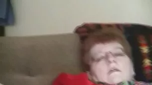 Una vaquera pone su cojiendo panochas peludas culo en una gran polla.