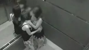 Apenas le mujeres adultas peludas rogó a su esposa sobre el primer anal