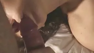 A ella le gusta cuando le subo videos de mujeres maduras peludas el culo